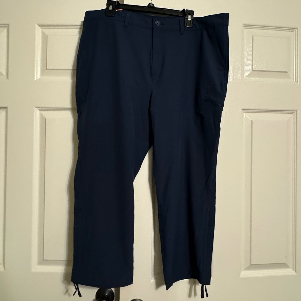 Eddie Bauer Ripstop Crop Pant